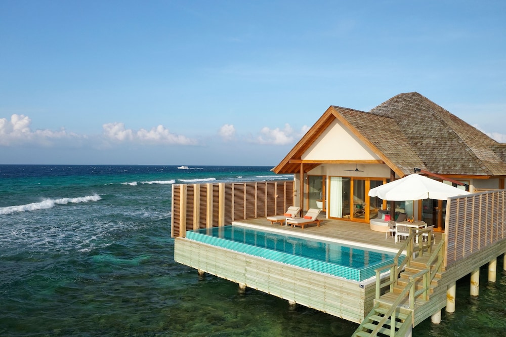 Emerald Faarufushi Resort & Spa