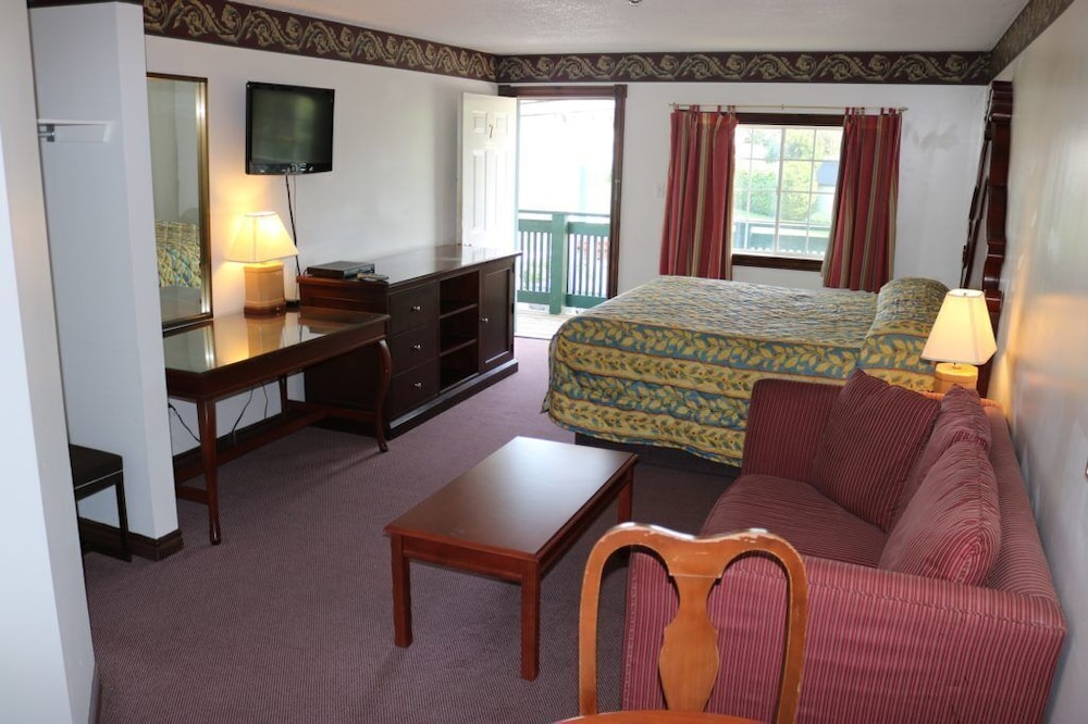 Fenelon Inn