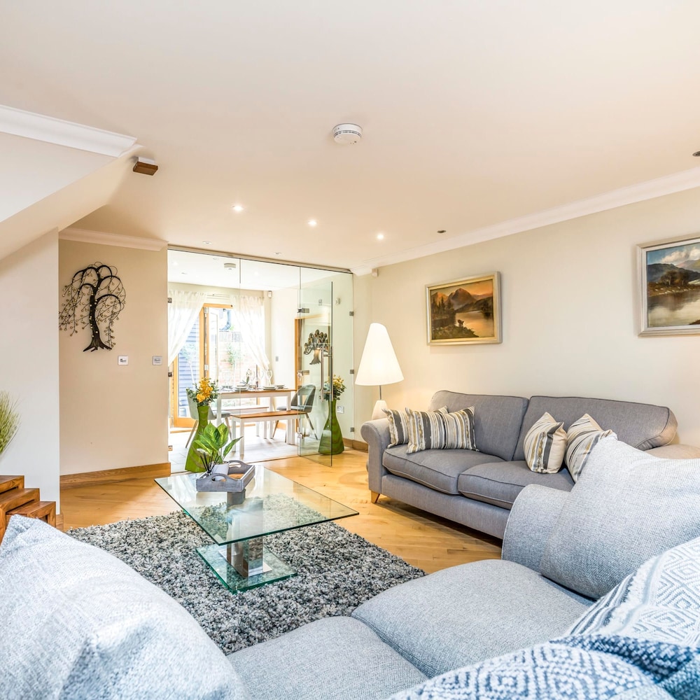 Stylish 3 Bed With Double Carport