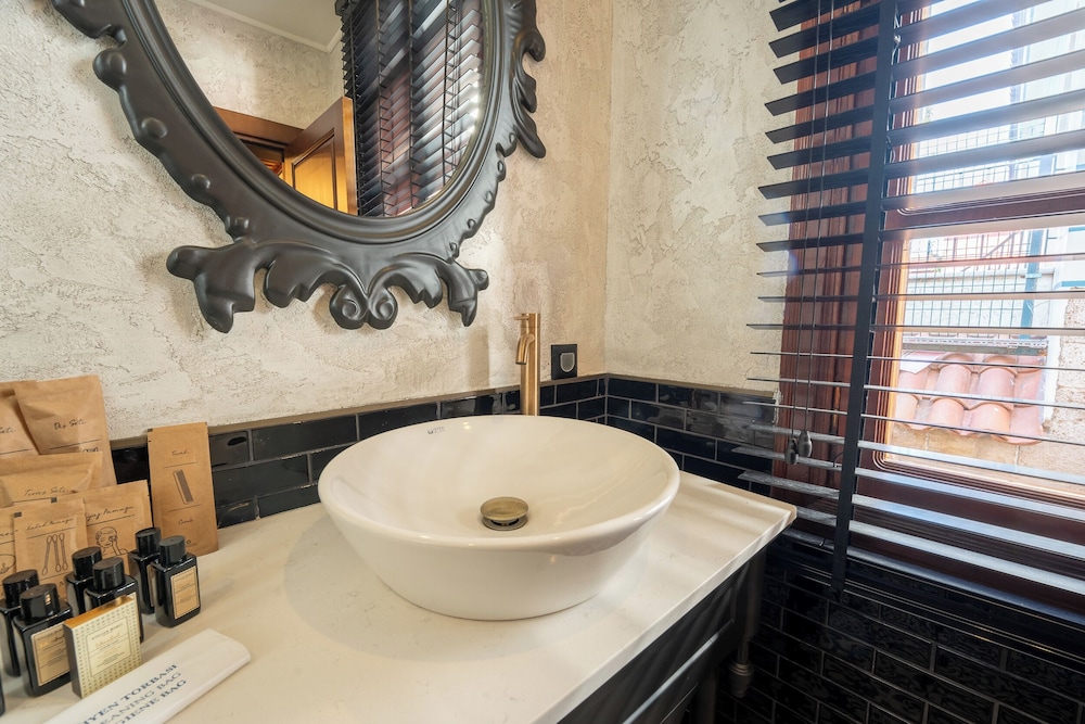 Belmondo Süitler - Image 143