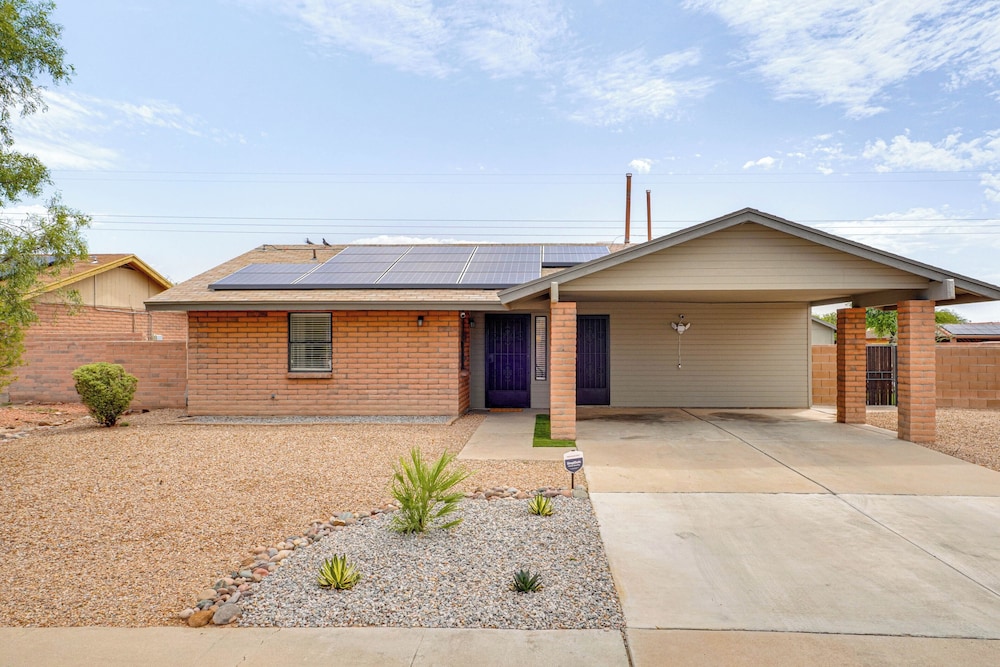 6 Mi to Dtwn: Tucson Gem w/ Outdoor Oasis!