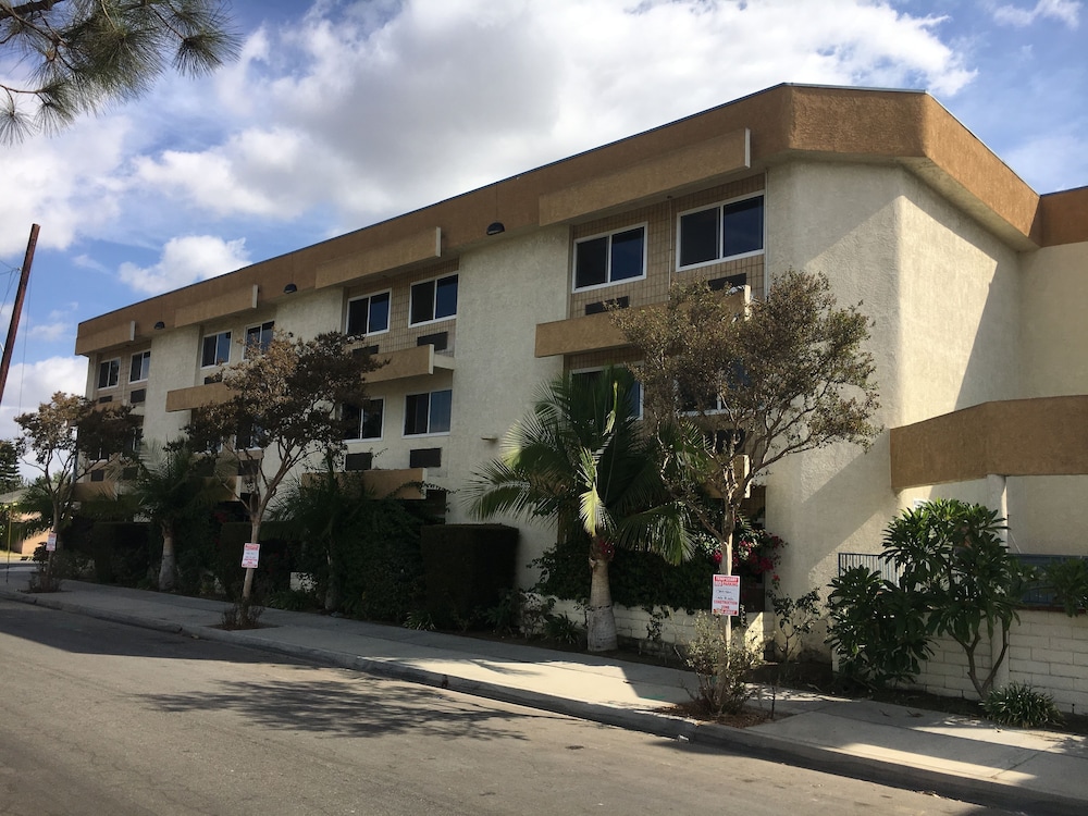 Bellflower Travel Inn