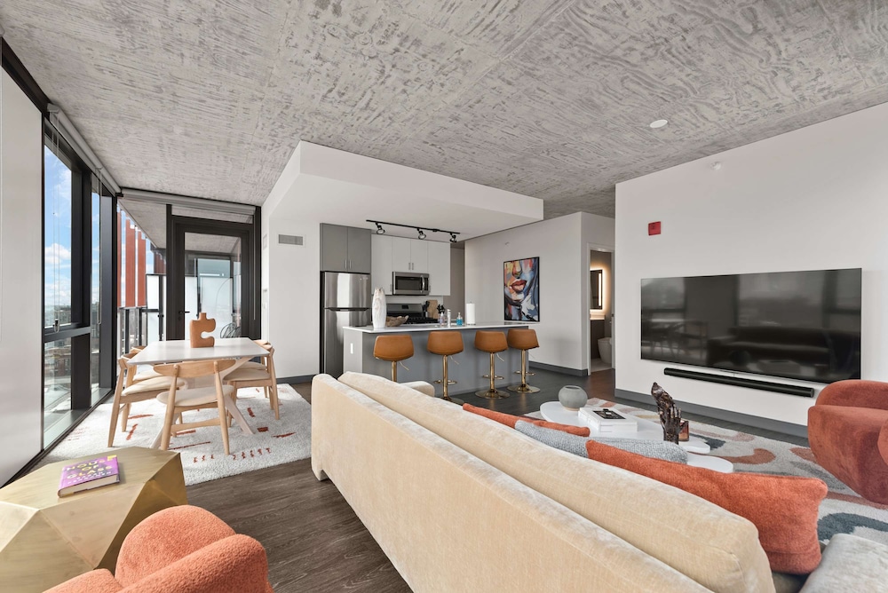 Design Views in Fulton Market The Frame