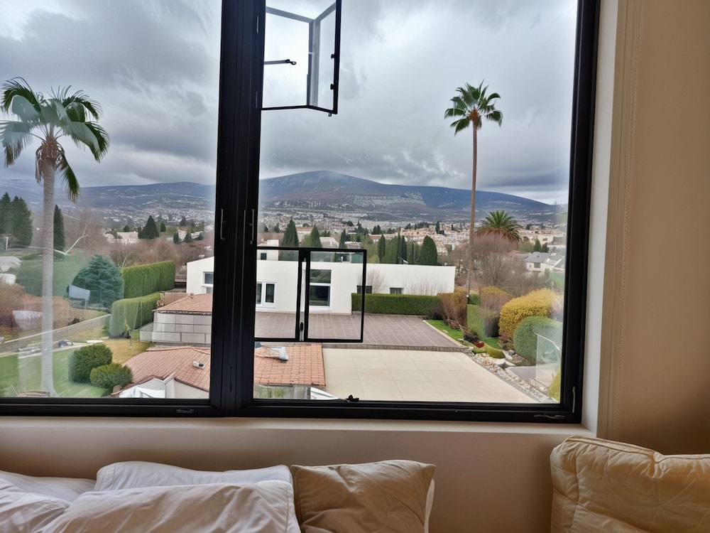 Melrose Rooftop Boutique Residences