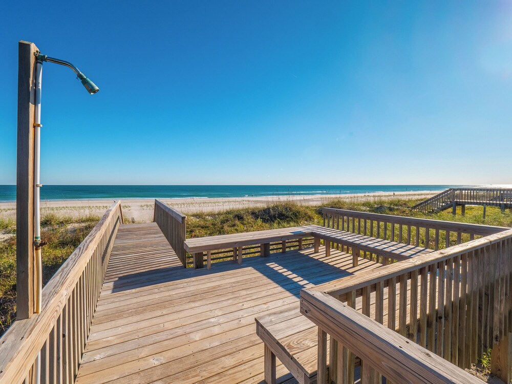 Blue Crab by Topsail Realty