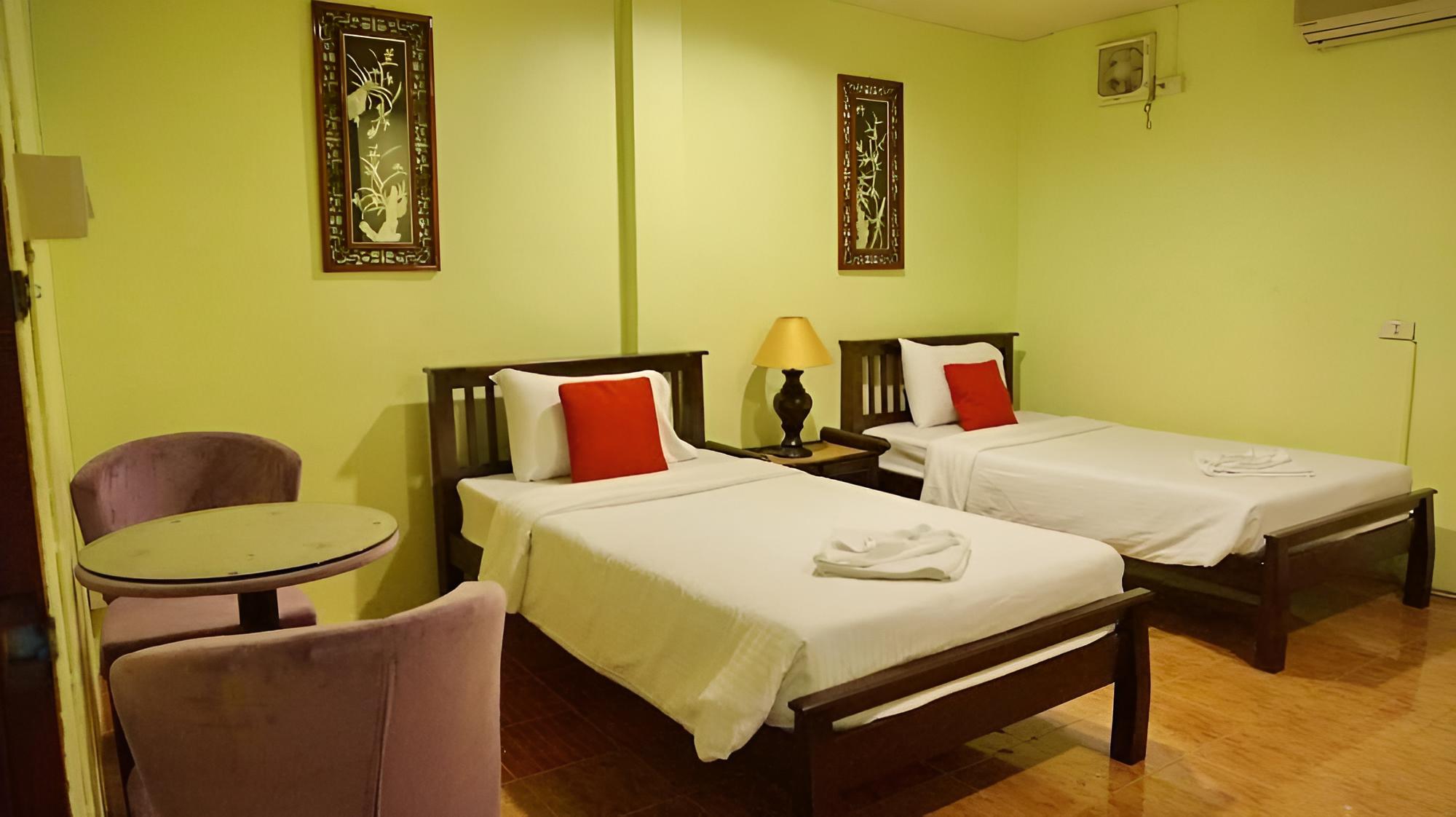 Baan Kluaymai Guesthouse