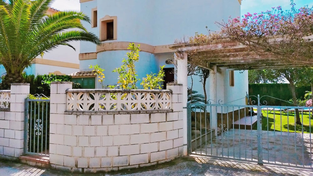 Villa el Palmar With 3 Bedrooms Close to the Beach