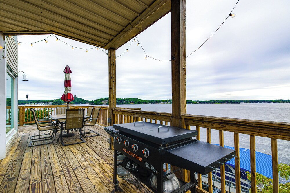 Private Dock, Pool Table: Lake of the Ozarks Haven view 5