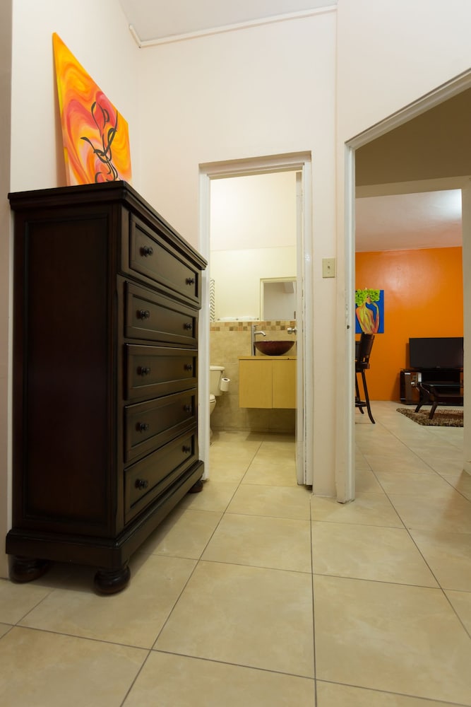 The Embassy Luxury Apt Crystal Towers II