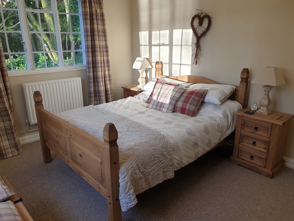 Larch Cottage view 2