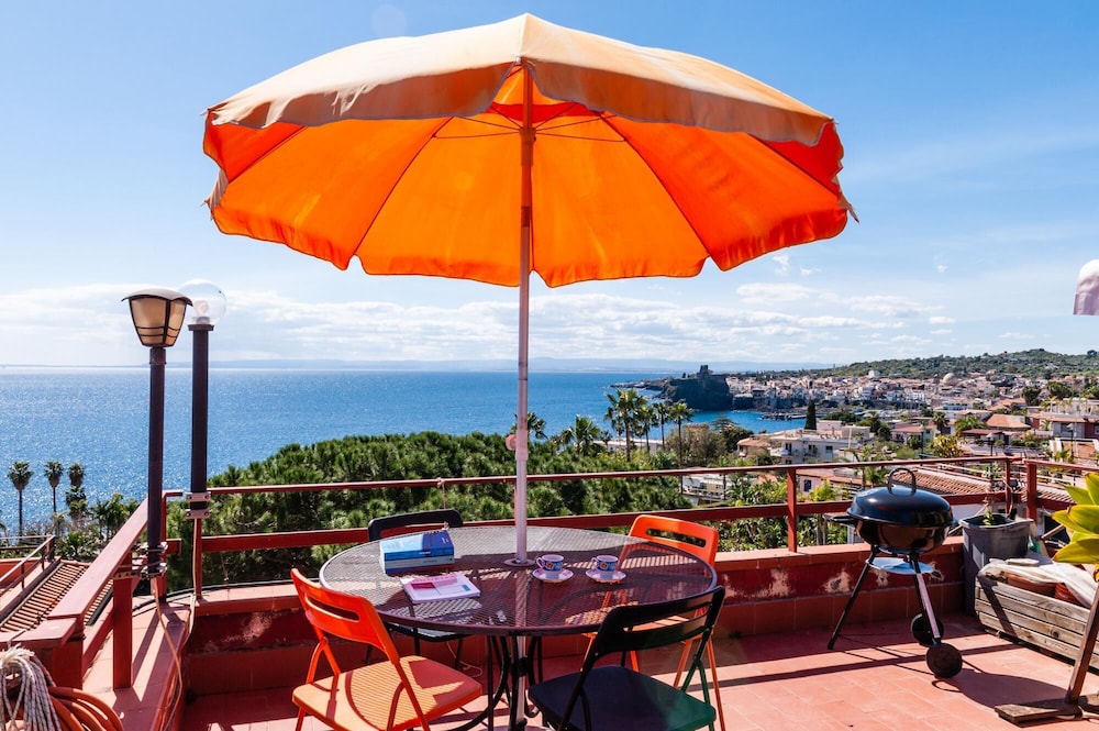 Alice Apartment With Terrace by Wonderful Italy