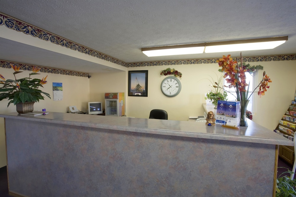 Americas Best Value Inn Litchfield view 3