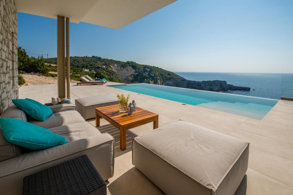 Seawhisper Villa in Paxi view 4