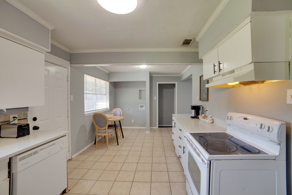 Pet-friendly Sachse Home: Large Fenced Yard