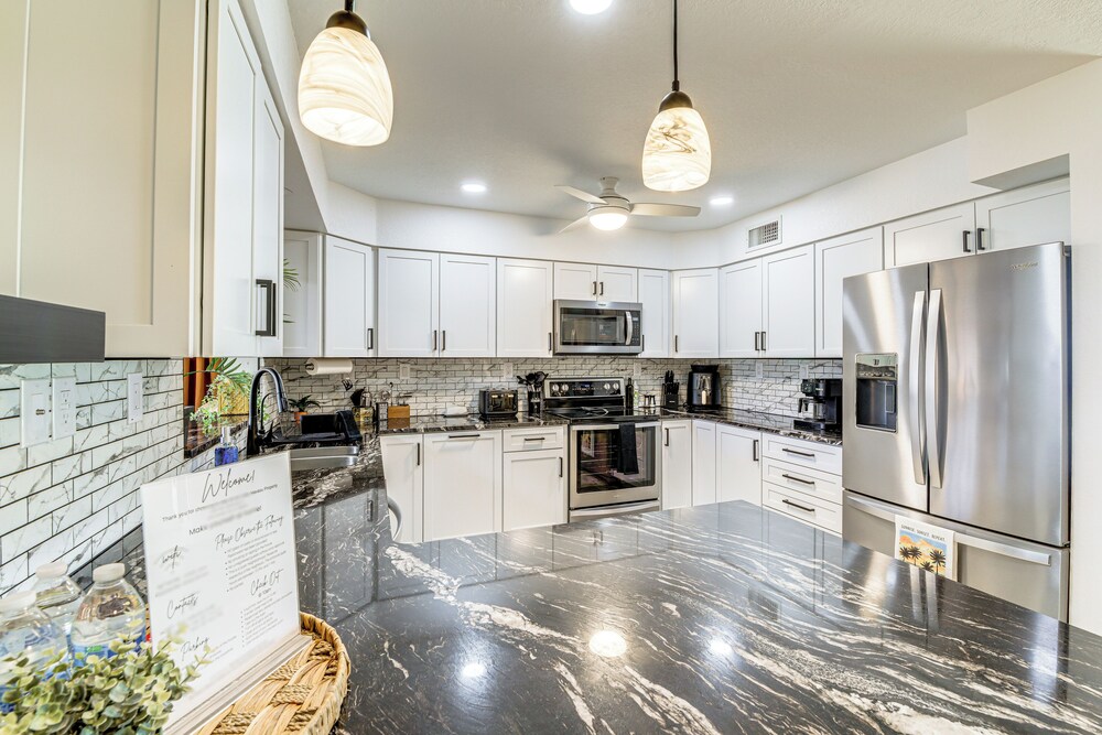 NEW Listing! Gorgeous Poolside Views: Havasu Haven