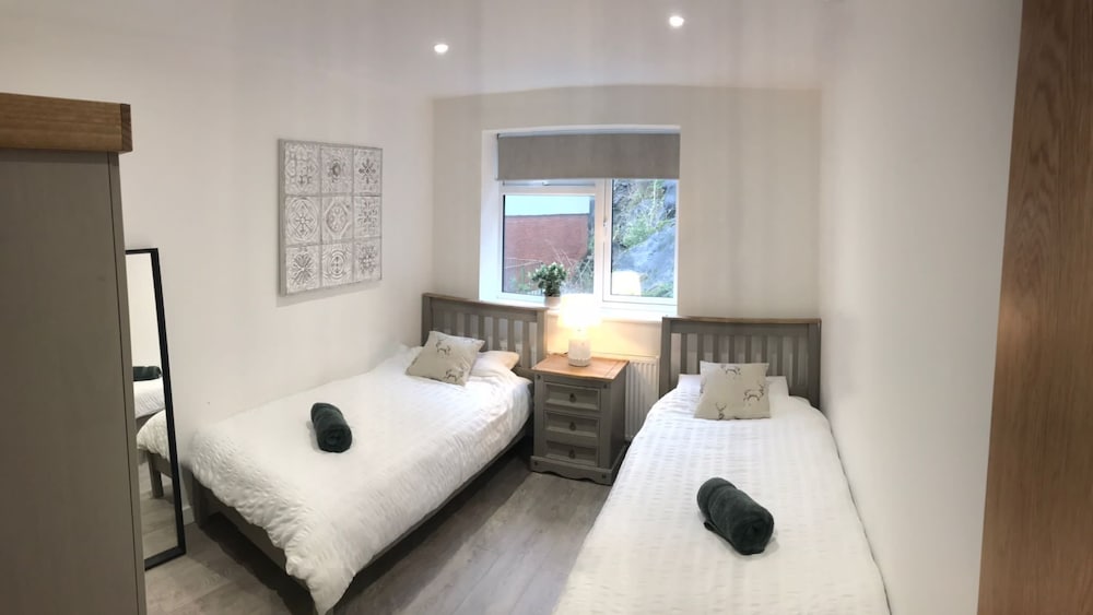 Ella Court Apartments view 5
