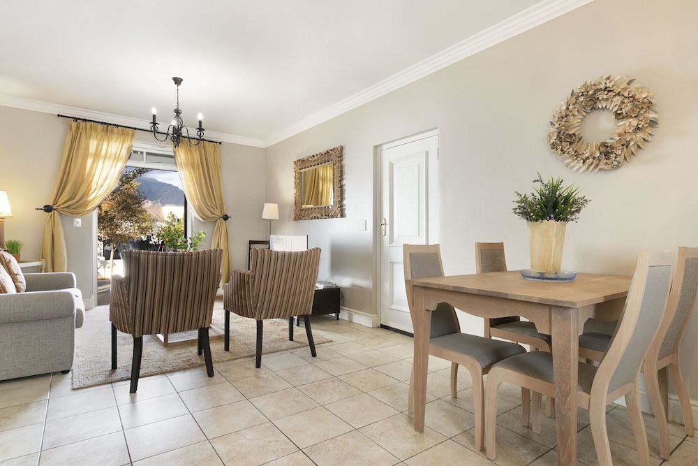 Winelands Golf Lodges at De Zalze