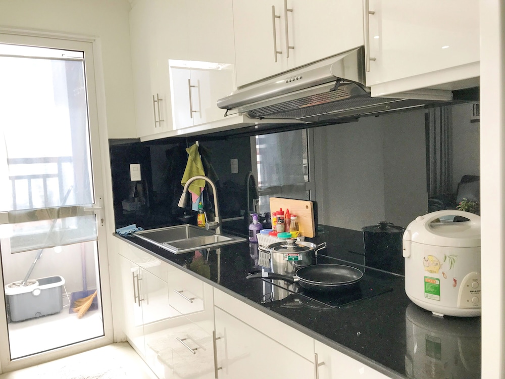 Sunrise City 2BR SW Pool 20th
