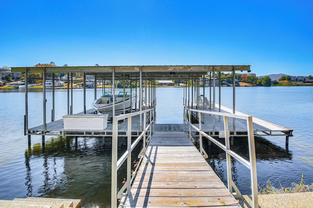 7 Mi to Hot Springs Natl Park: Home w/ Boat Slip