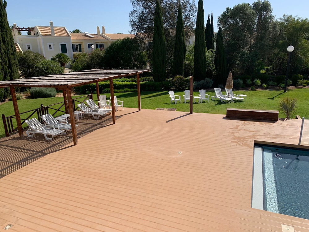 Vilamoura Club Villa 3 by Homing