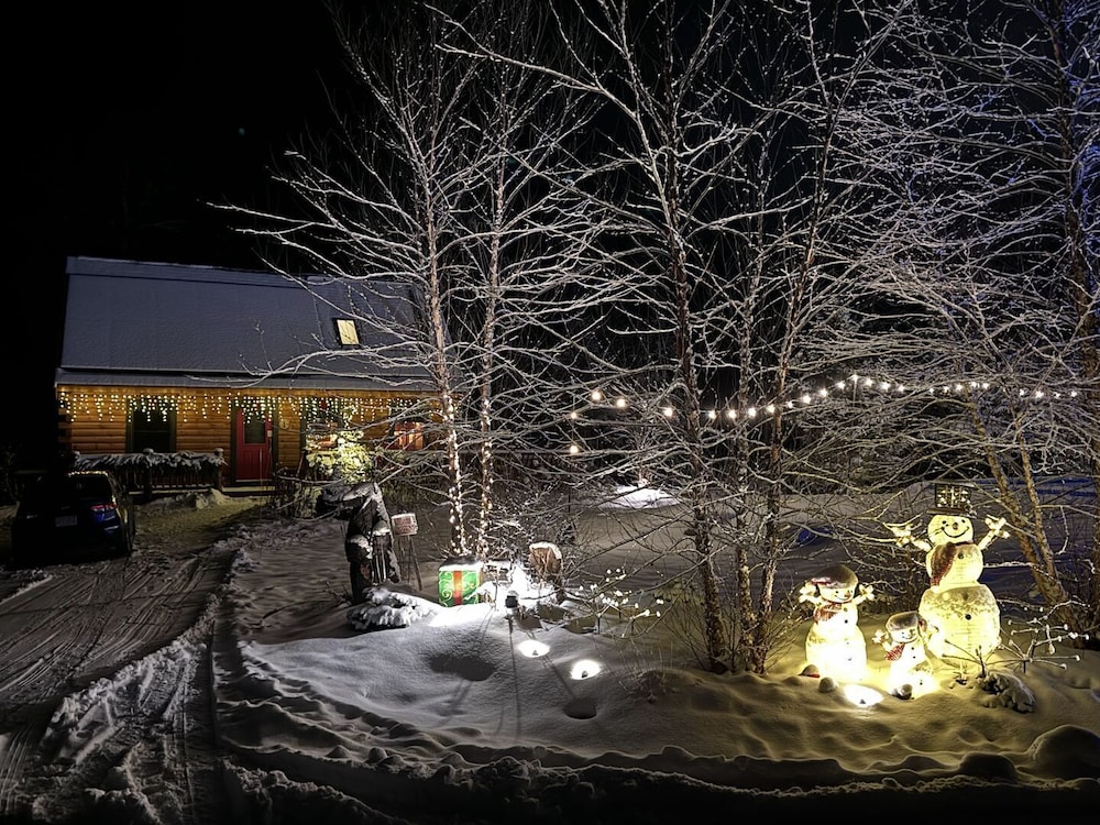 Moose Lodge and Cabins by Bretton Woods Vacations