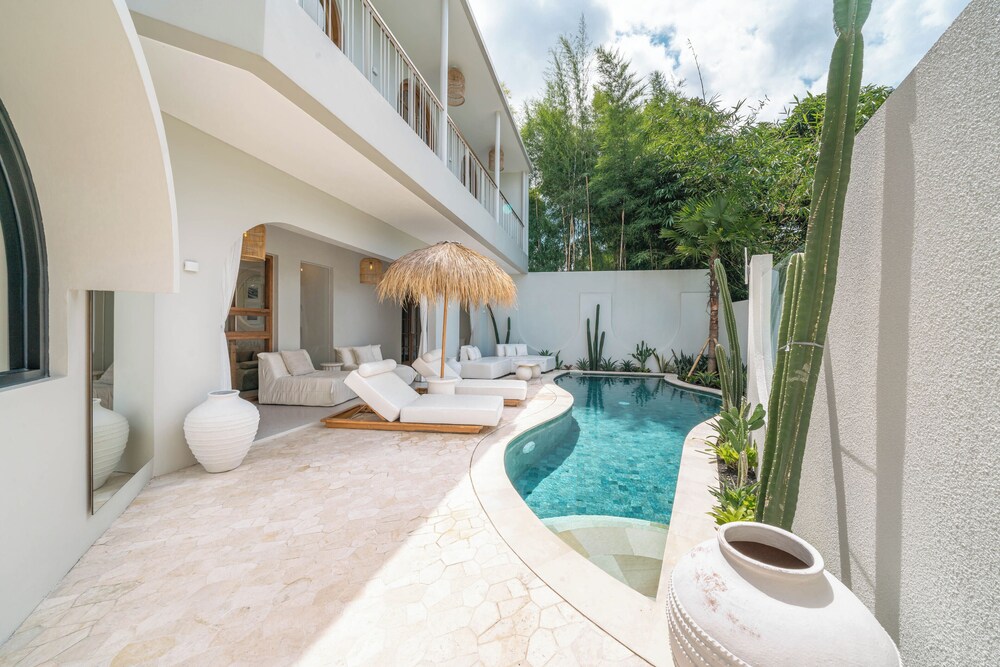Villa Hawk