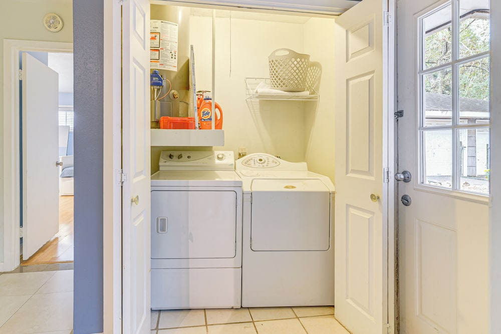 12 Mi to Dtwn Houston: Peaceful Home w/ Yard!