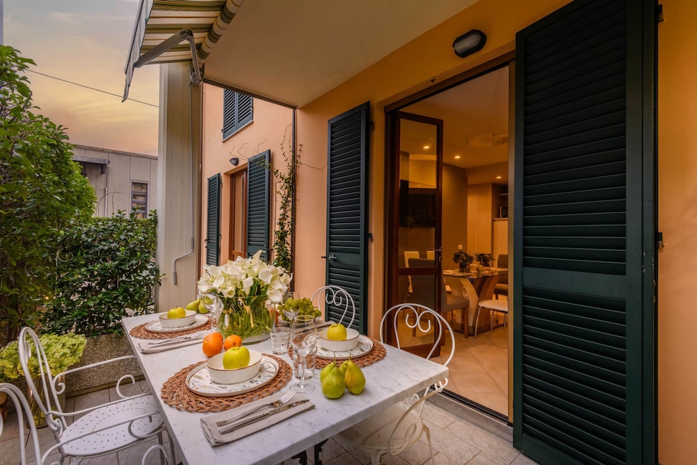 Casa Ambra in Lucca With 1 Bedrooms and 1 Bathrooms