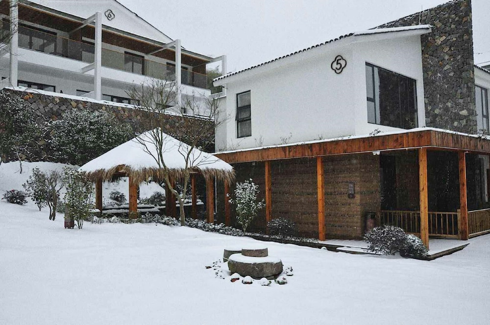 Moganshan Yinhuawu Resort