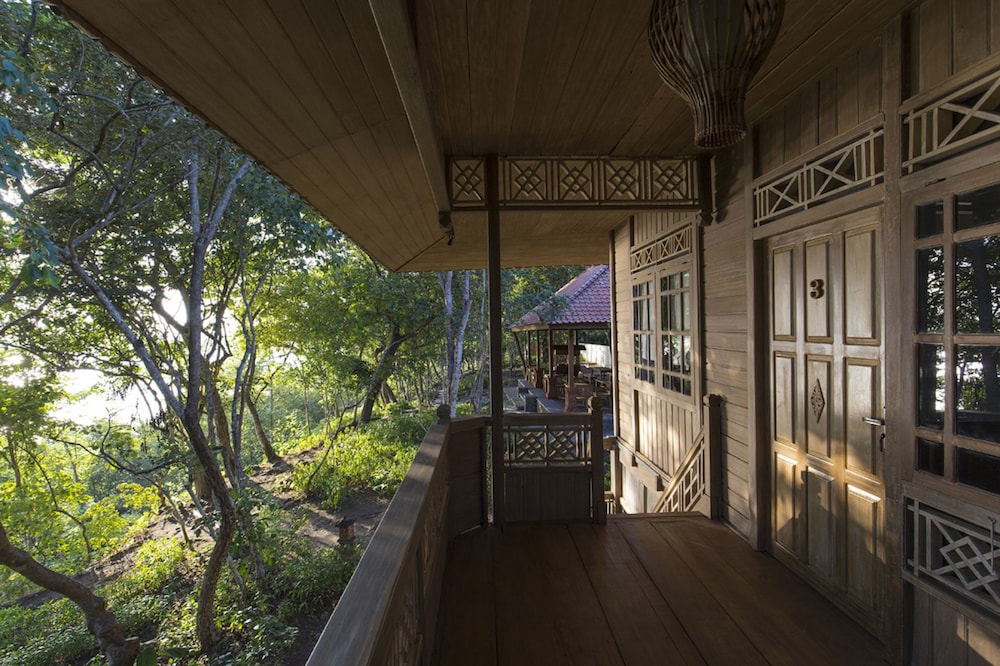 Menjangan Ecolodge