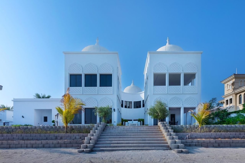 Manzil-6BR Lux Villa with Pvt Pool