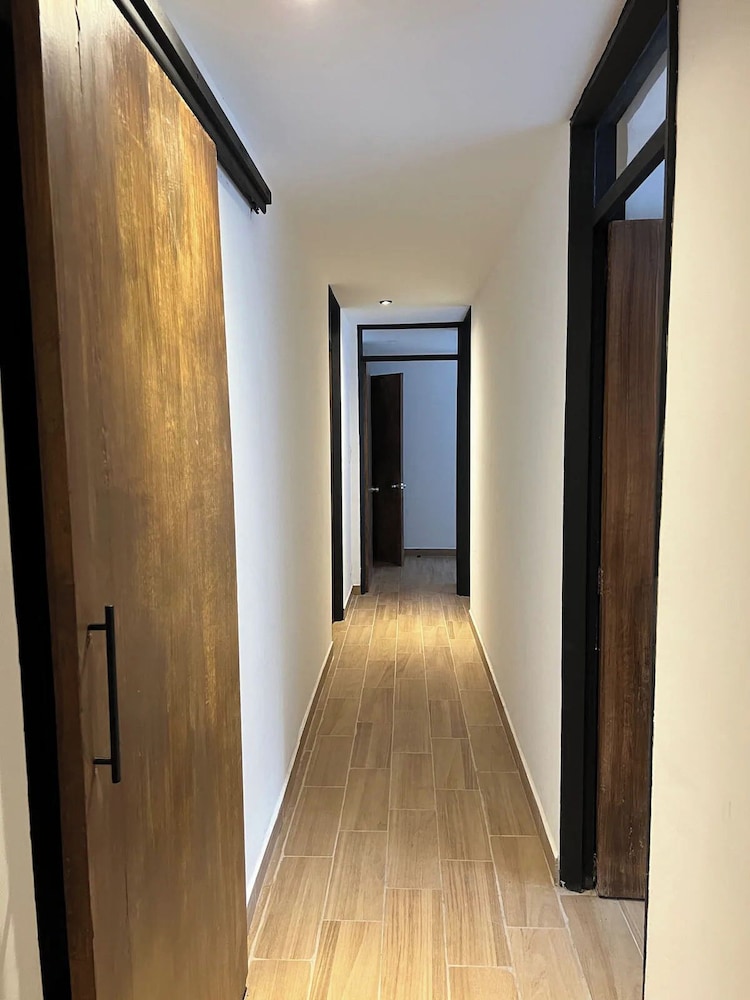 Posh Polanco Apts with Tv and Desk — Mexico City