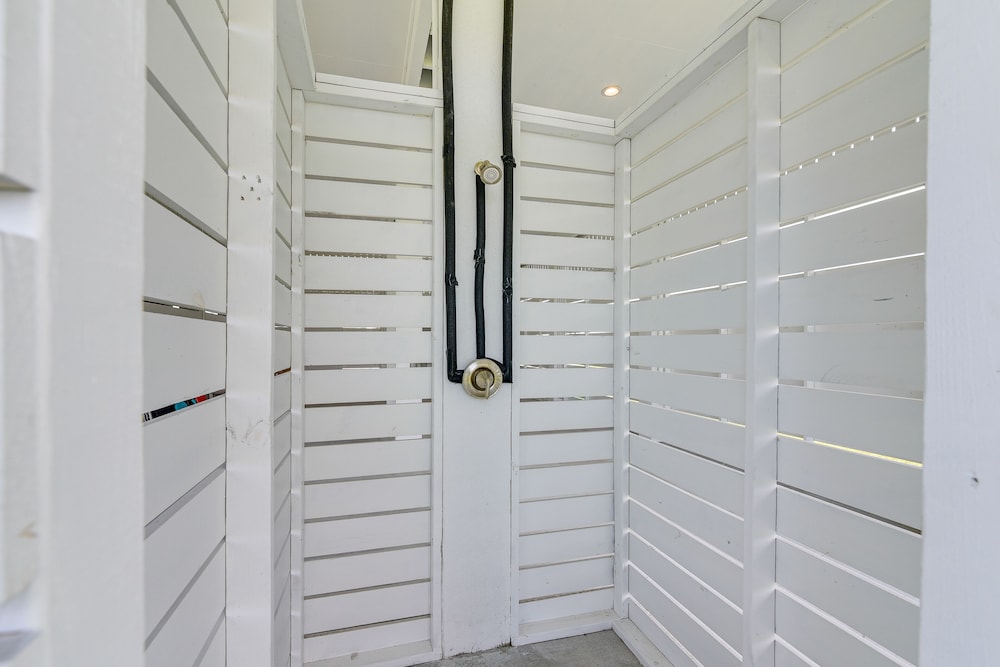 'seas The Day:' Home w/ Pool Access in Galveston