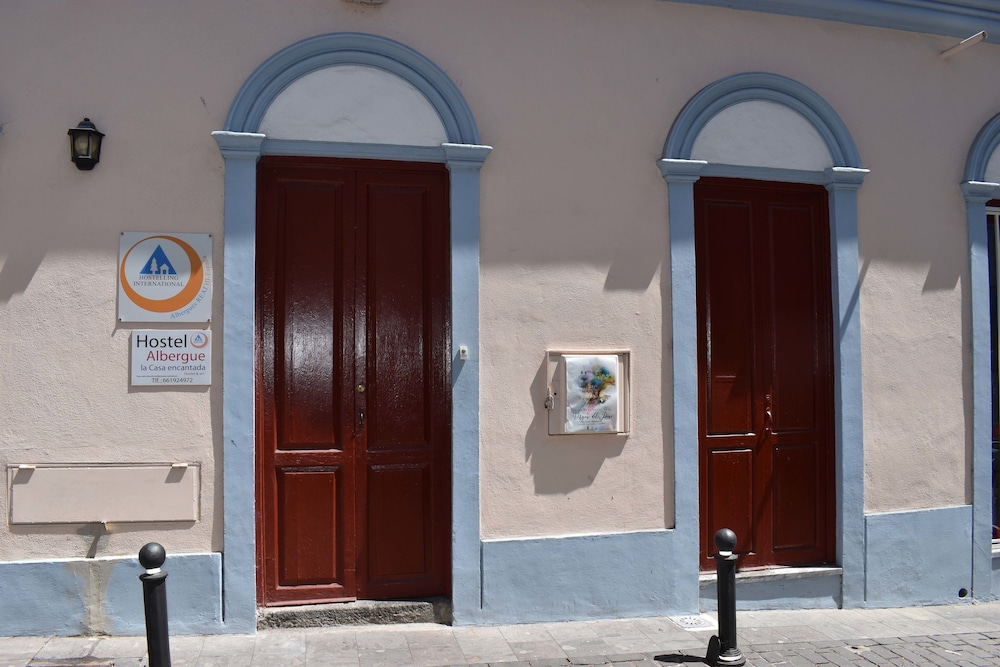 Hostel La Casa Encantada