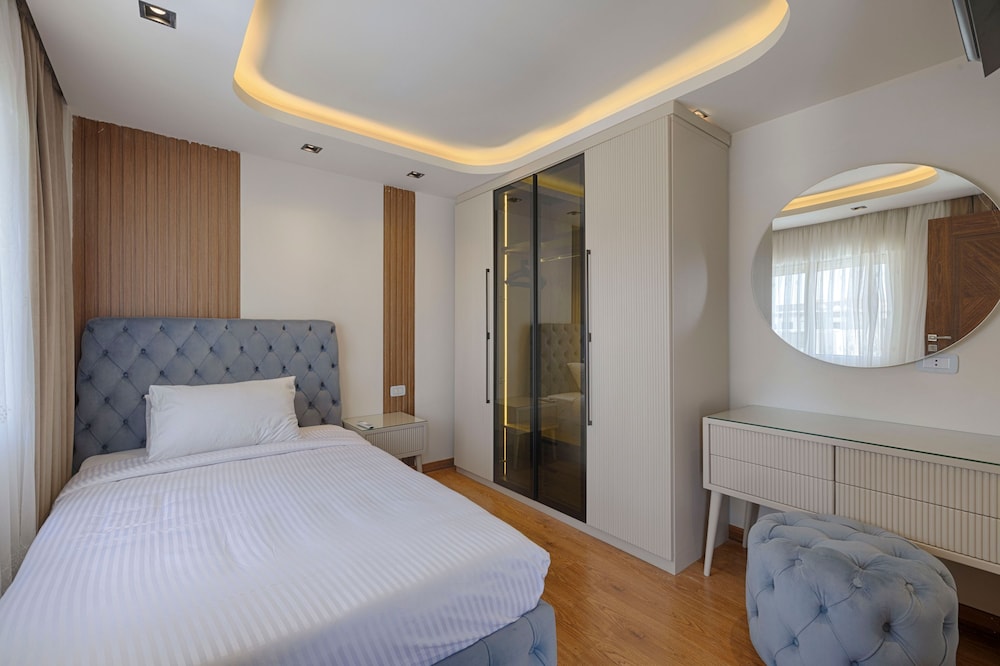Vesta - Luxury Villa - 3BR - CFC I