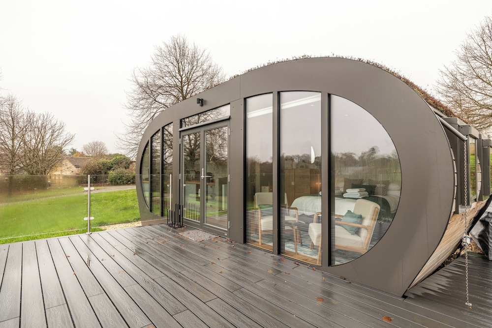Sustainable 2BD Pod on Old Chalford Farm