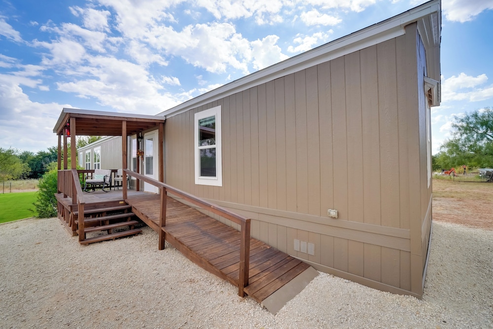 Peaceful Countryside Home w/ Yard in Hawley