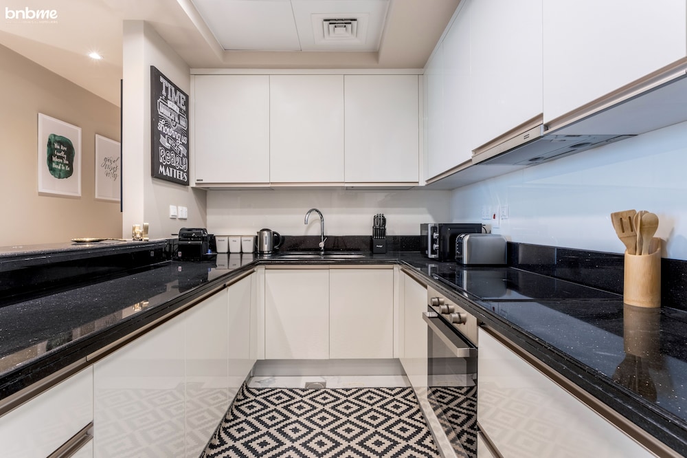 2B-Amna Tower - 4406 by bnbme homes
