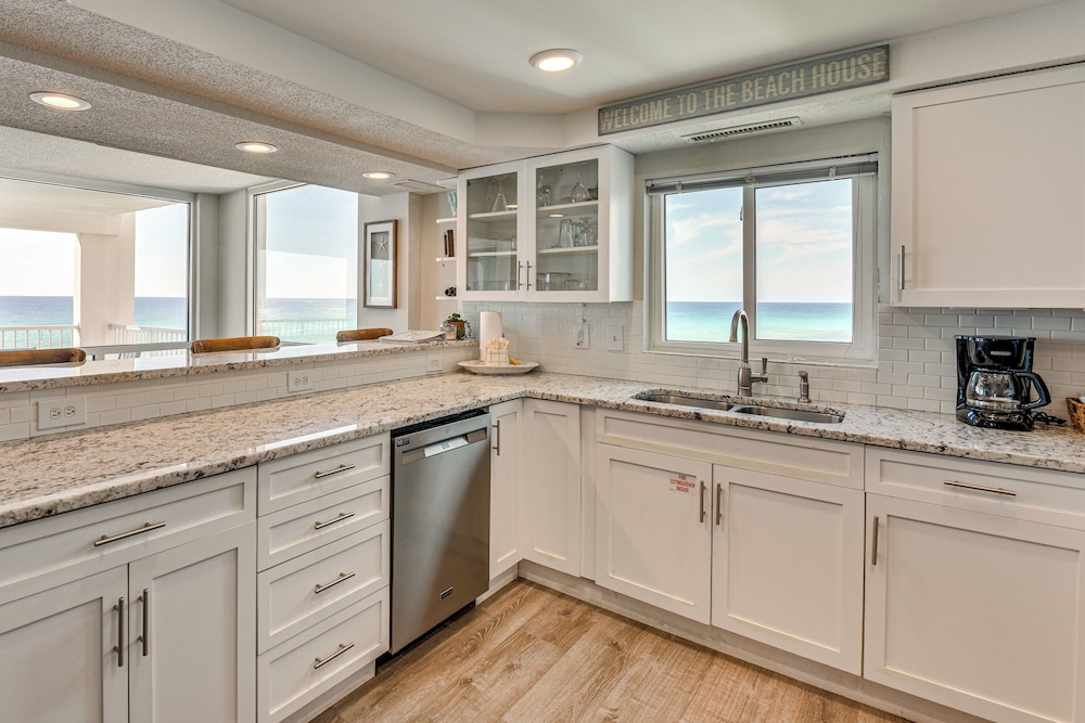 Steps to Beach: Oceanfront w/ Panoramic Gulf Views