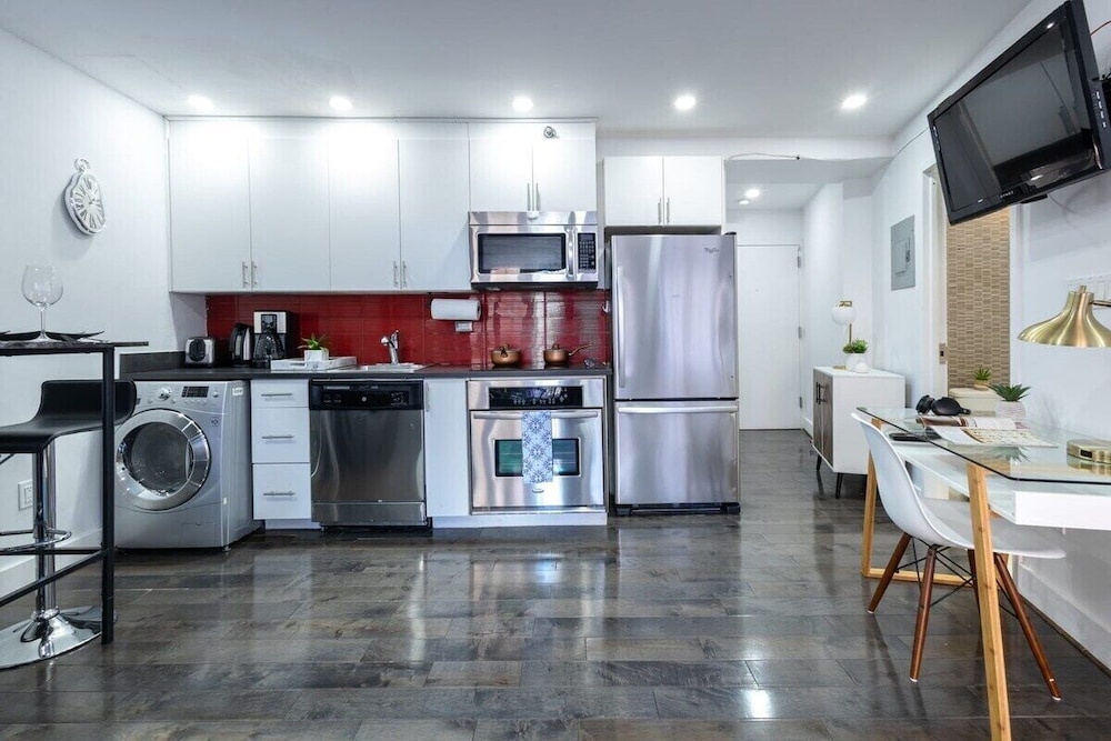 809 Midtown Apartments