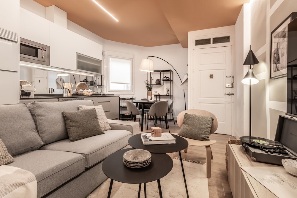 Orusco - 2 Bedrooms in Chamber