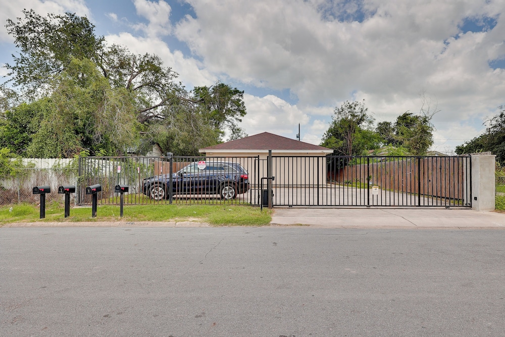 1 Mi to Airport: Mcallen Home w/ Patio!
