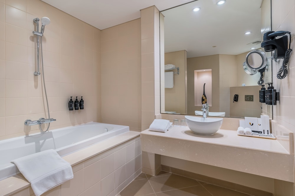 Abu Dhabi Vacations - Metropolitan Al Mafraq Hotel - Property Image 52