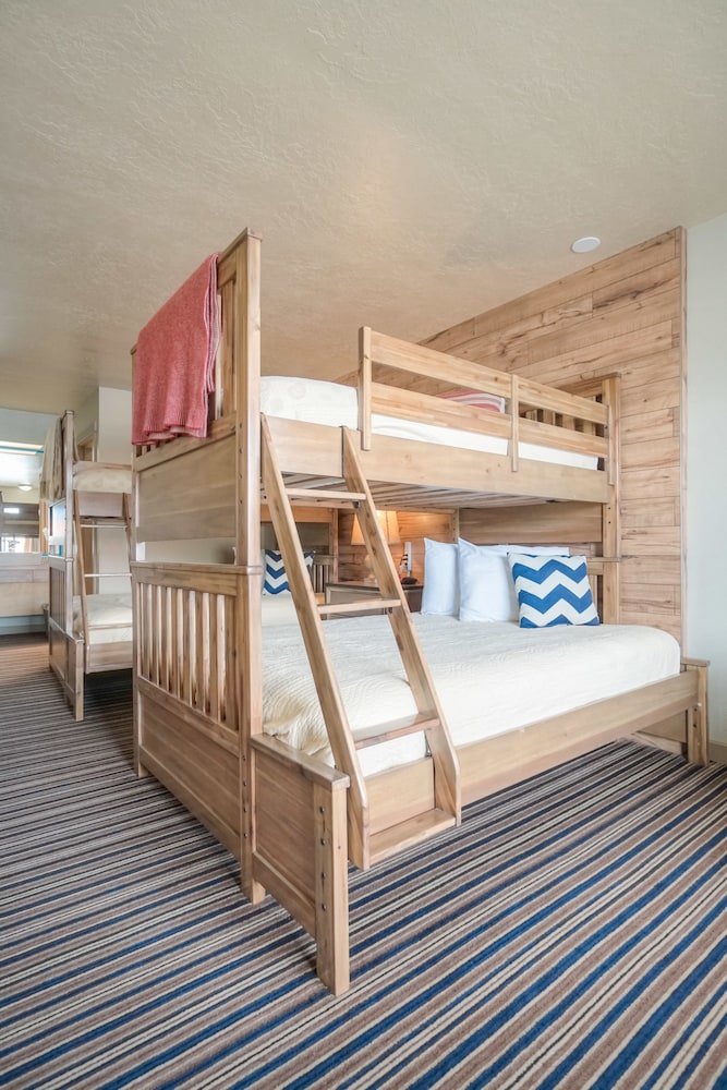 Blue Lakes Inn & Extended Stay