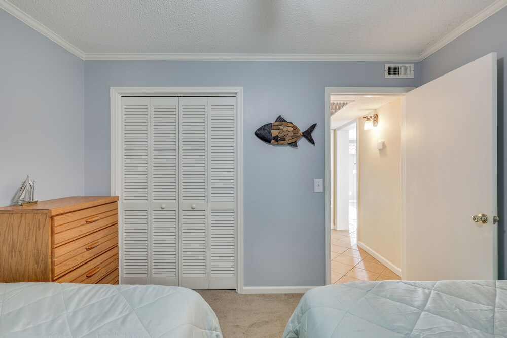 Balcony w/ Ocean Views: Carolina Beach Condo!