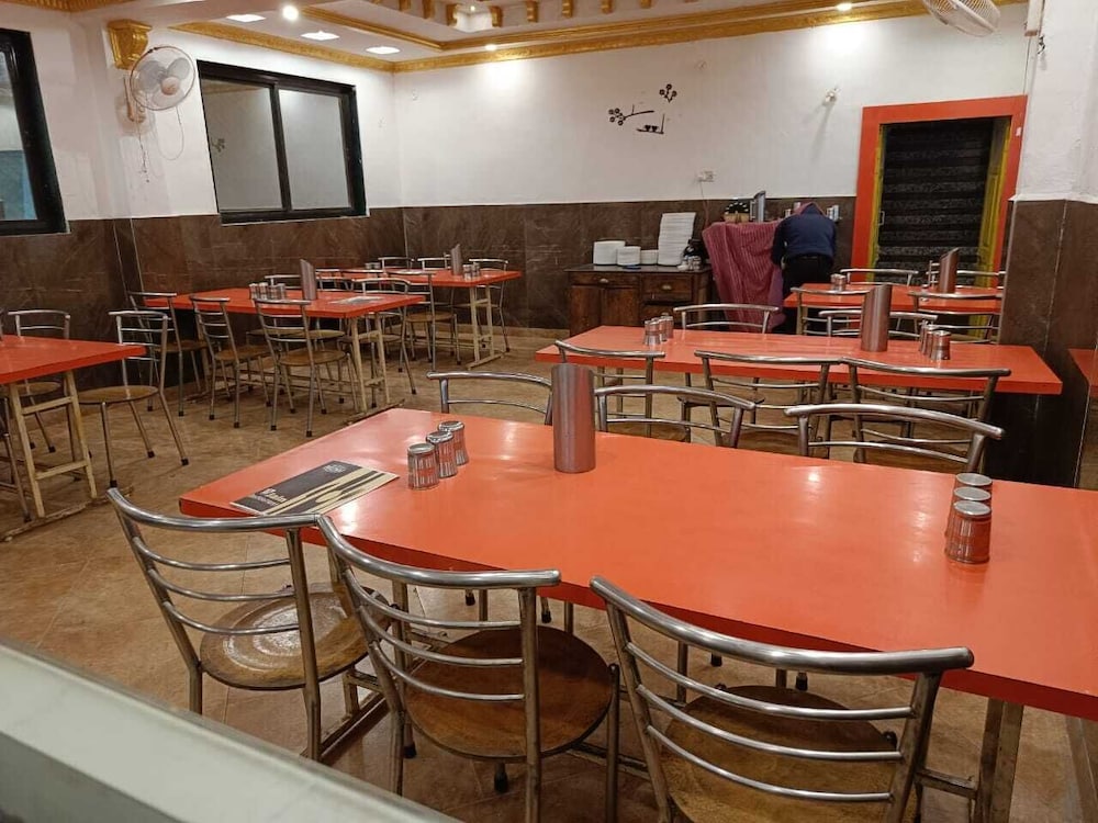 Food & Beverage