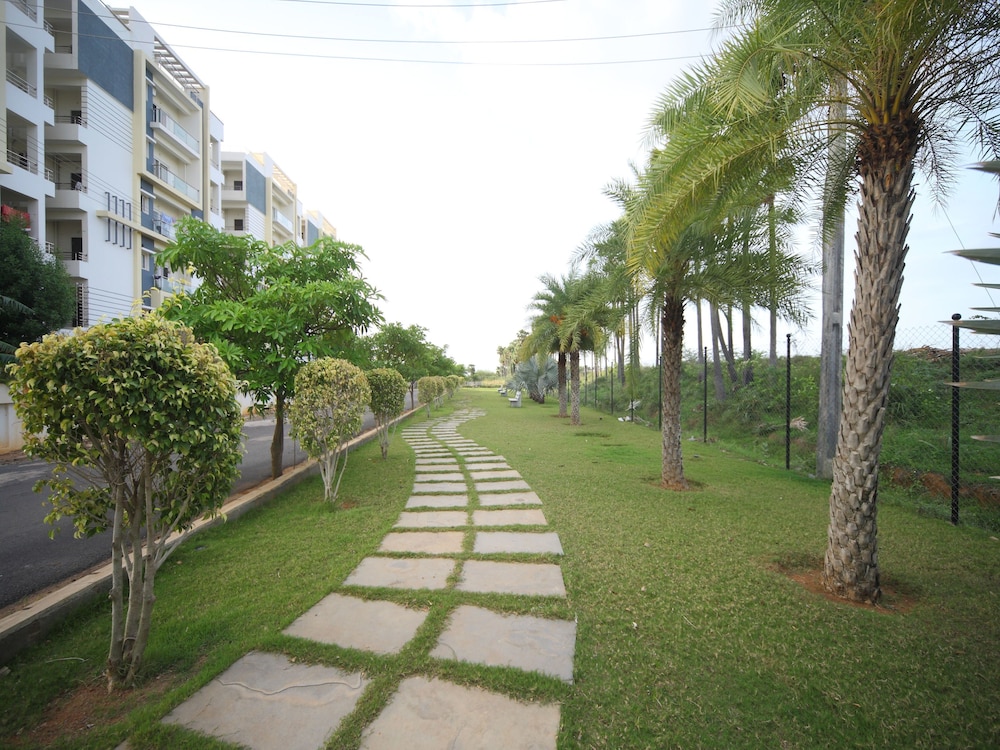 OYO 16507 The Lawns view 4