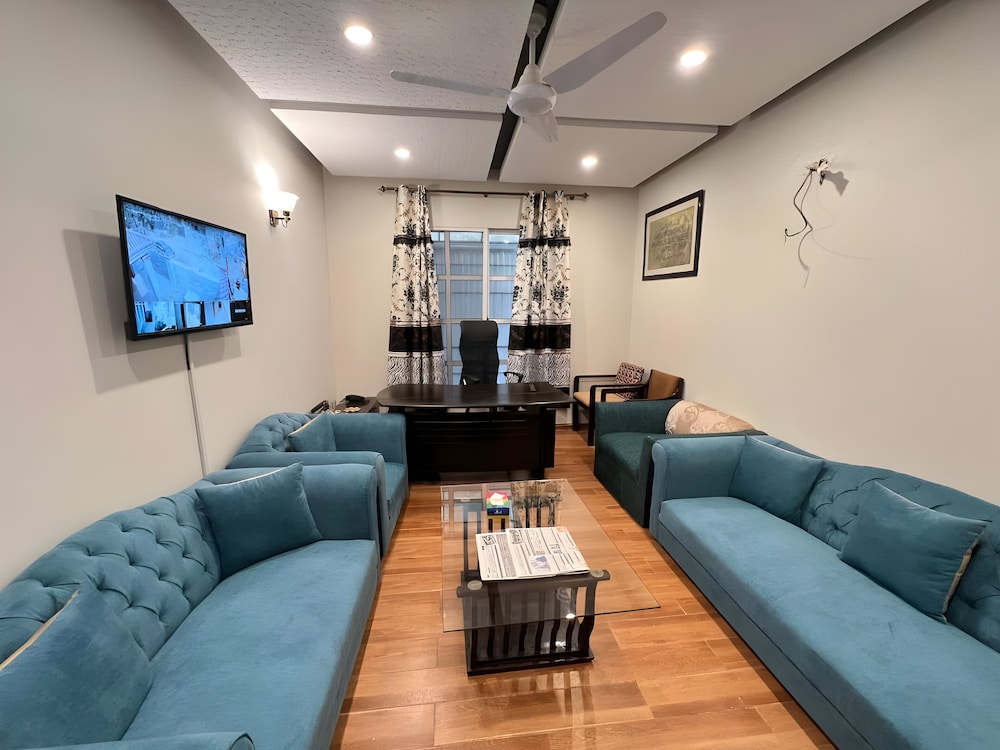 Imperial Lodges Family Guesthouse view 3