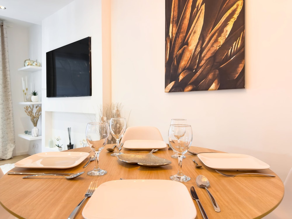 Le Dor in Cannes With 1 Bedrooms and 1 Bathrooms