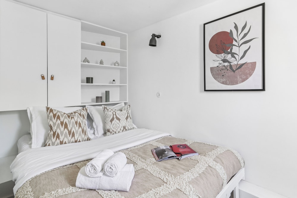 Cozy 1BR Flat in the Heart of République